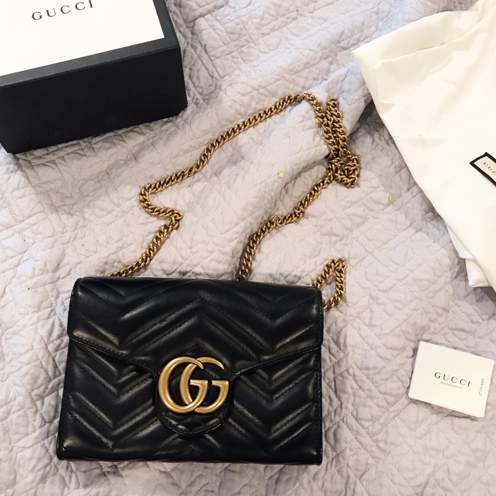 SOLD!!!! REAL Gucci / Leather Small Chain Black Purse